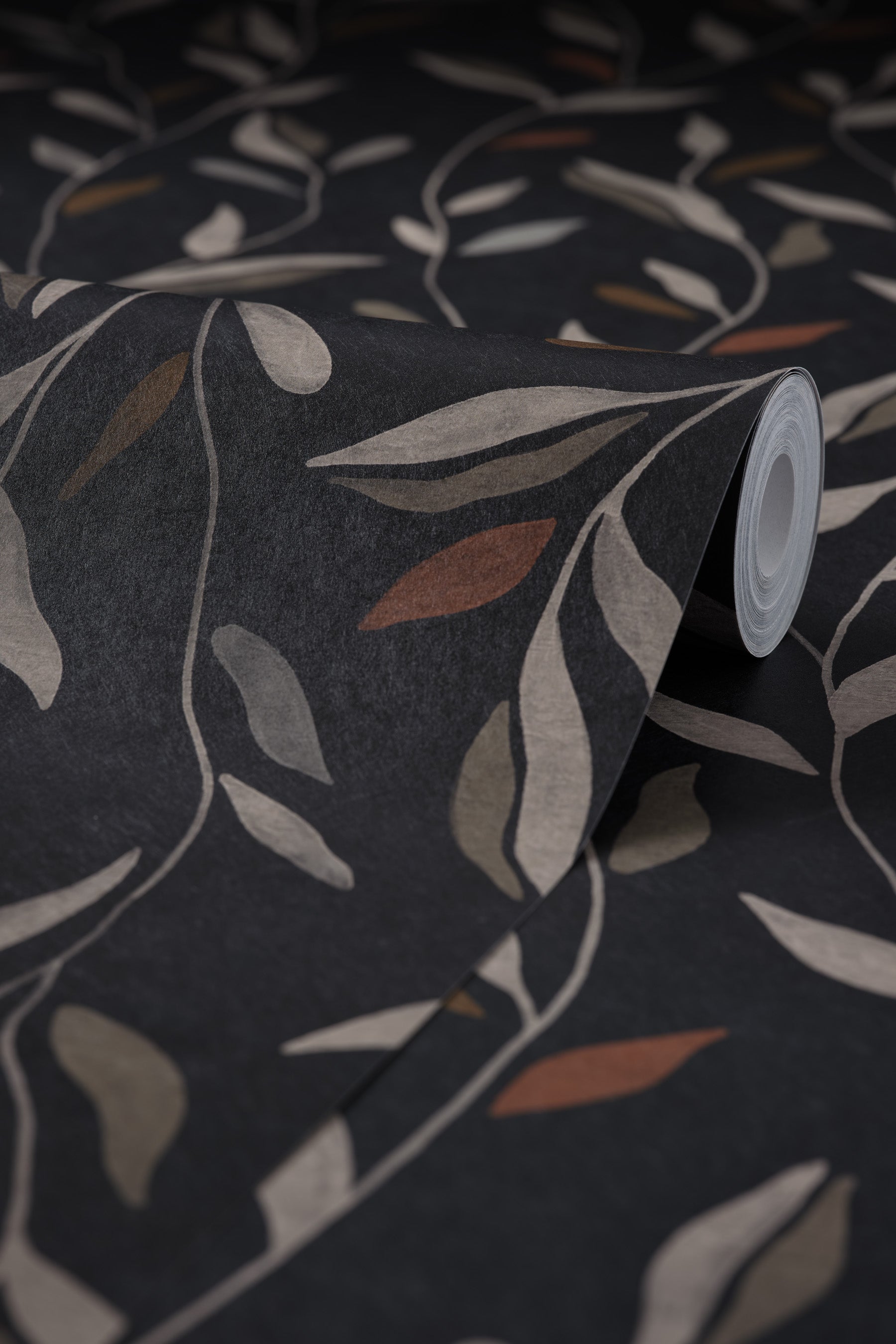 Laurel  Midnight Roll Detail Image