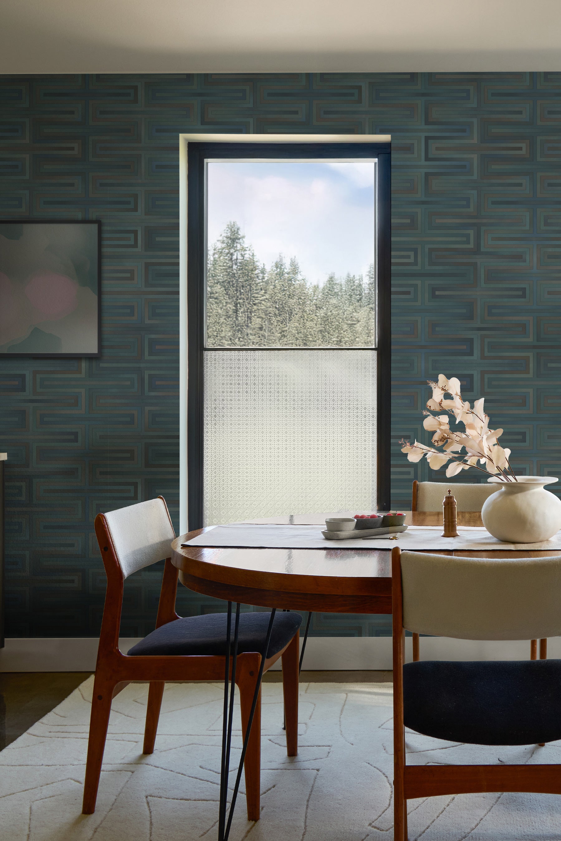 Florence Emerald Close Lifestyle Image