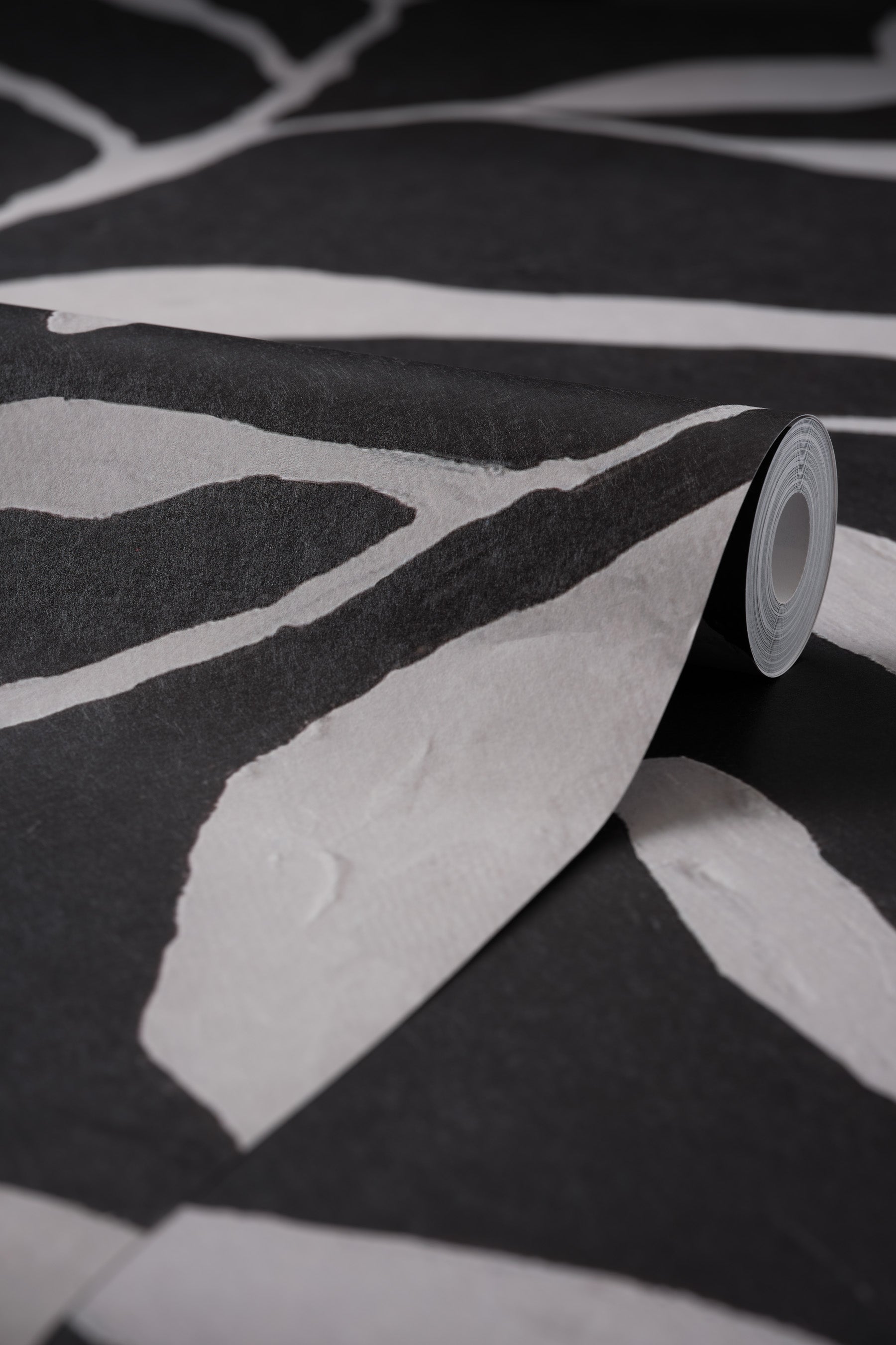 Cleo Mural Onyx Roll Detail Image