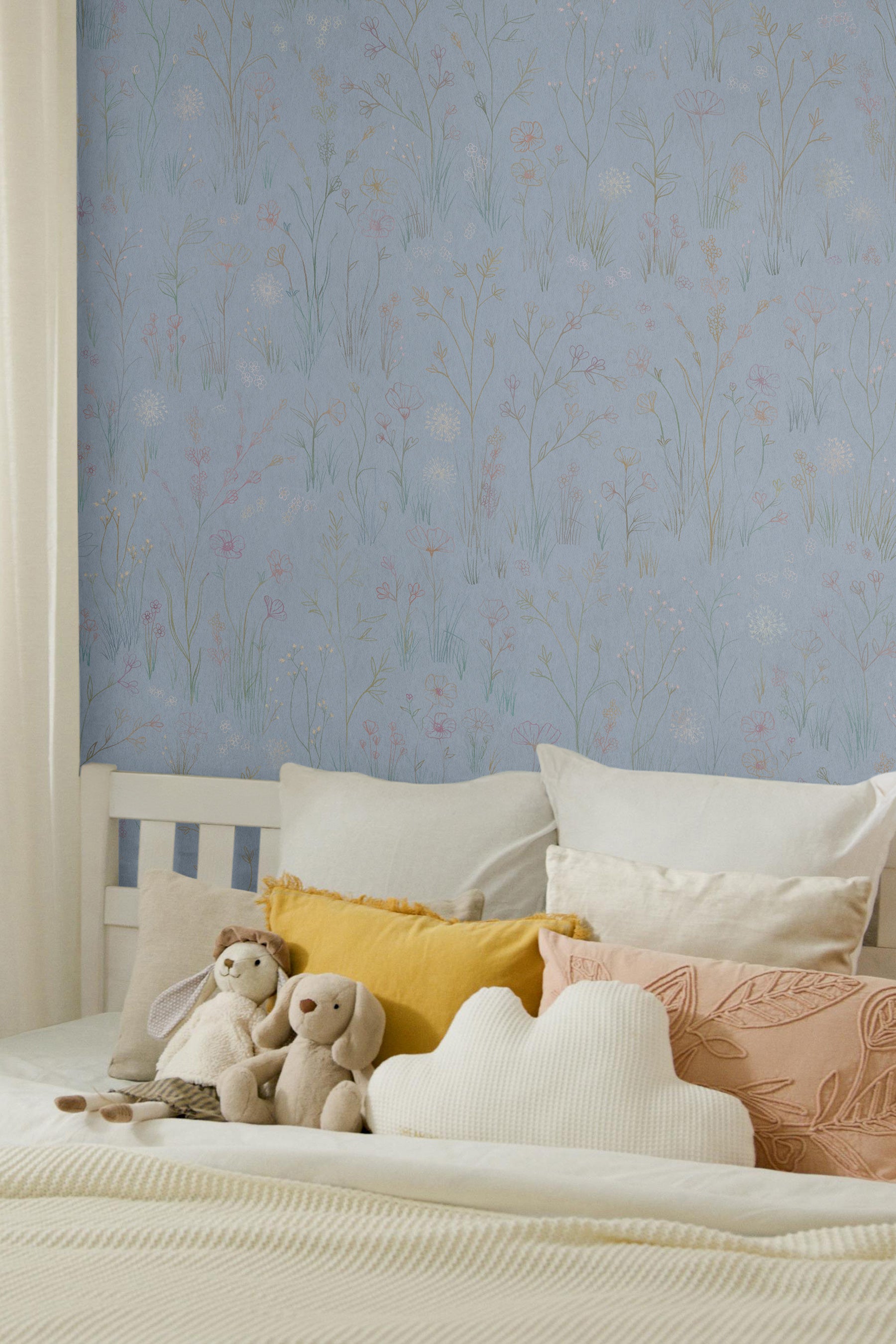 Meadow Lakeside Close Lifestyle Image