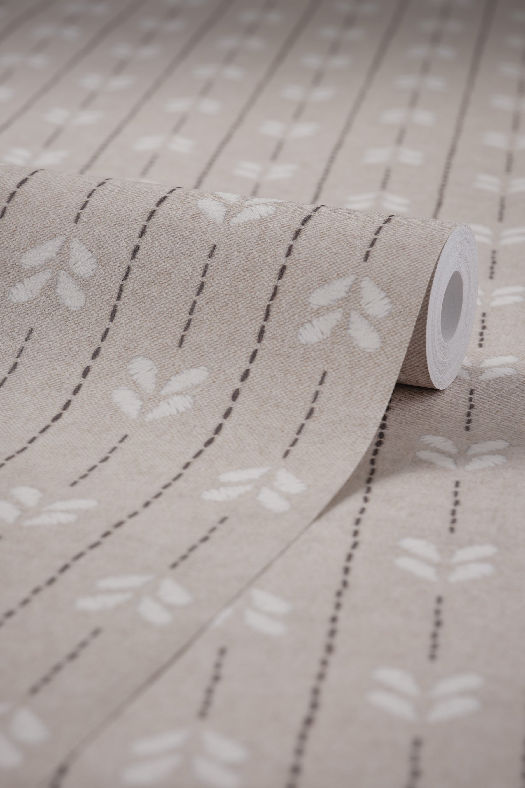 Lark Linen Roll Detail Image
